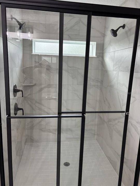 合同活跃: $257,500 (3 贝兹, 2 浴室, 1530 平方英尺)