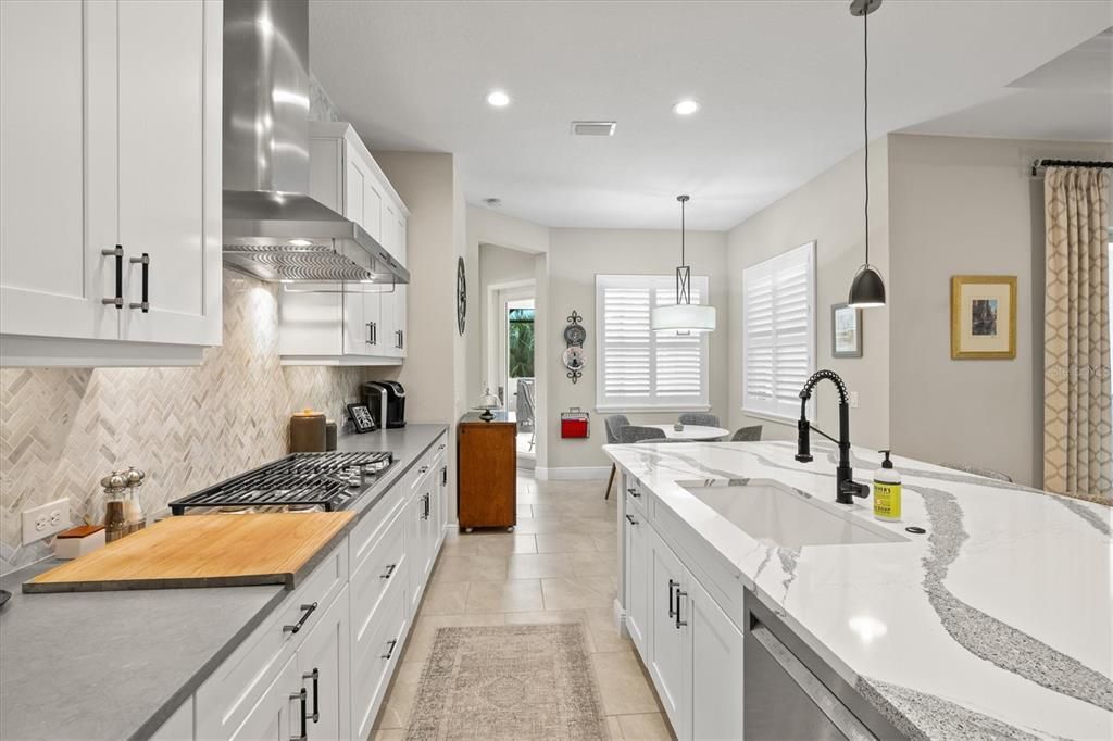 На продажу: $875,000 (3 спален, 3 ванн, 2563 Квадратных фут)