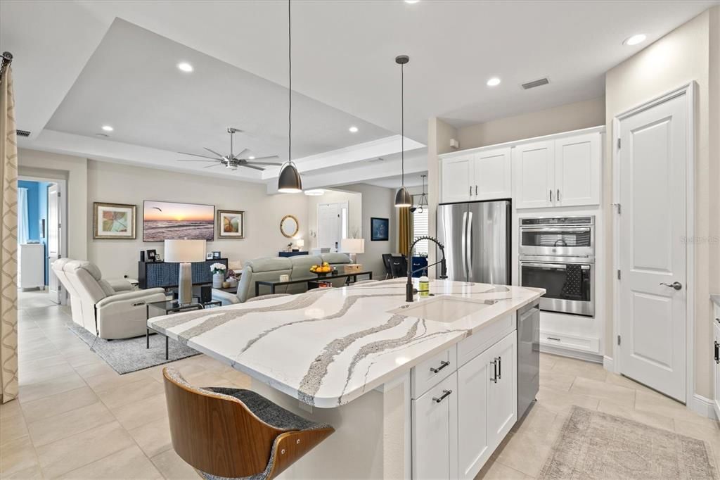 На продажу: $875,000 (3 спален, 3 ванн, 2563 Квадратных фут)