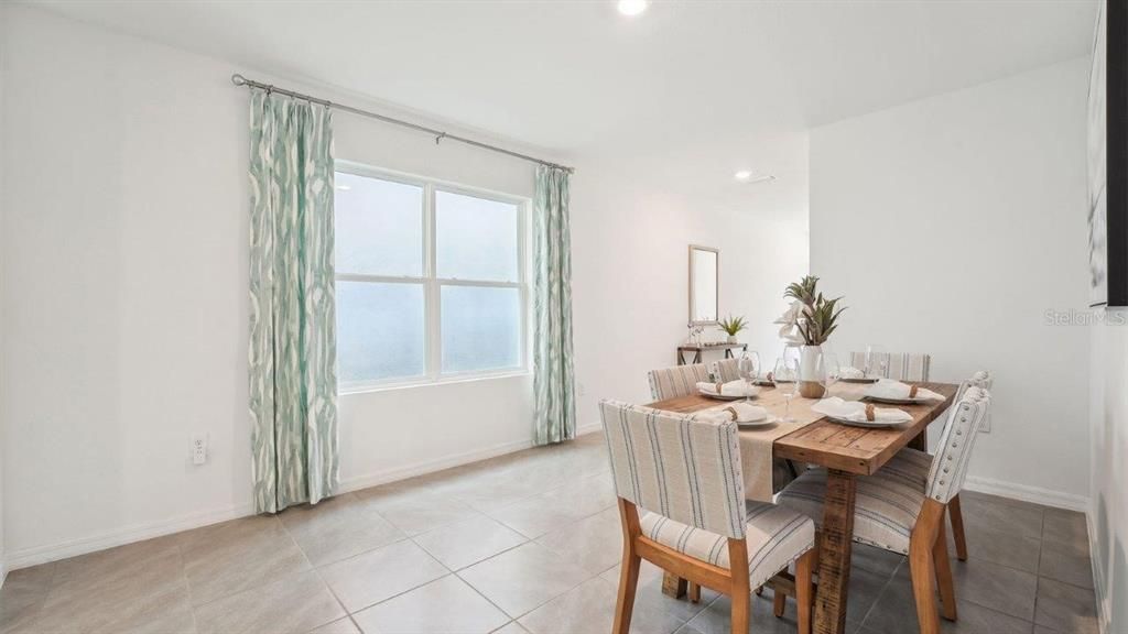 En Venta: $329,990 (3 camas, 2 baños, 1560 Pies cuadrados)