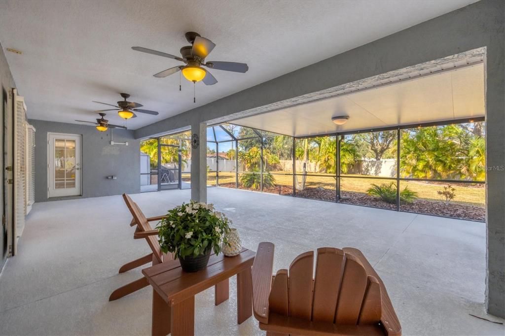 Active With Contract: $389,000 (3 beds, 2 baths, 1572 Square Feet)