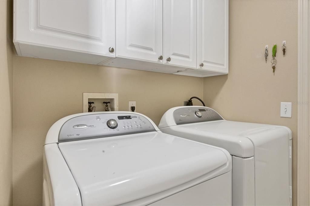 Active With Contract: $389,000 (3 beds, 2 baths, 1572 Square Feet)