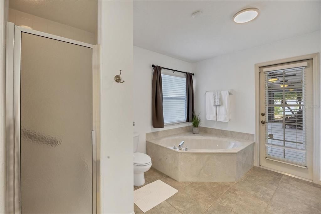 Active With Contract: $389,000 (3 beds, 2 baths, 1572 Square Feet)