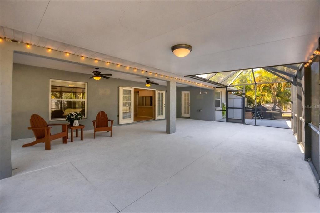 Active With Contract: $389,000 (3 beds, 2 baths, 1572 Square Feet)