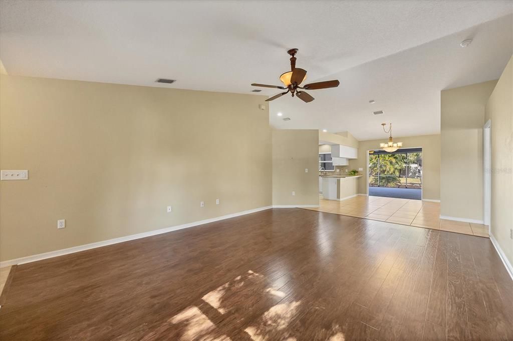 Active With Contract: $389,000 (3 beds, 2 baths, 1572 Square Feet)
