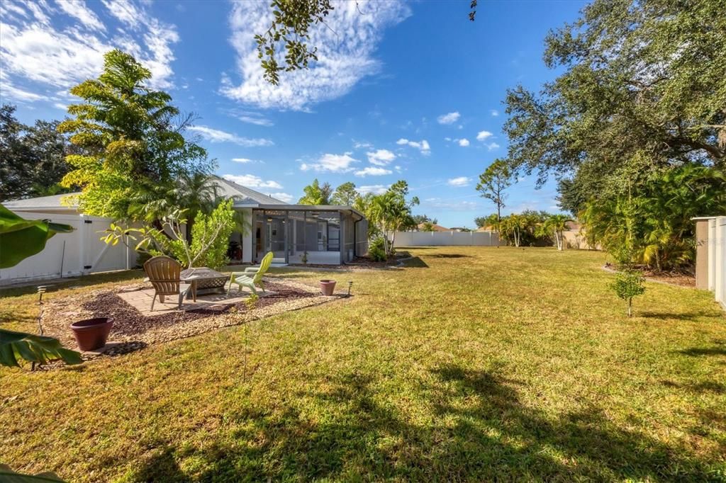 Active With Contract: $389,000 (3 beds, 2 baths, 1572 Square Feet)