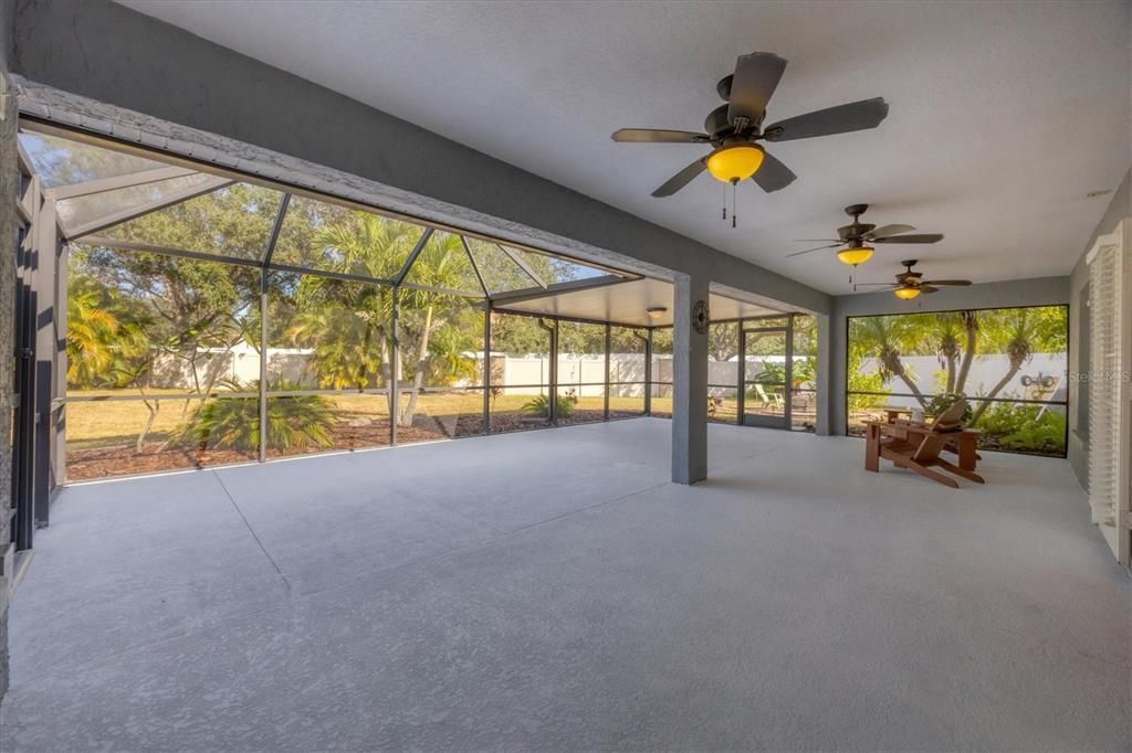 Active With Contract: $389,000 (3 beds, 2 baths, 1572 Square Feet)