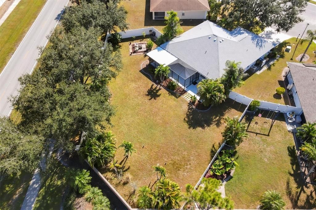 Active With Contract: $389,000 (3 beds, 2 baths, 1572 Square Feet)