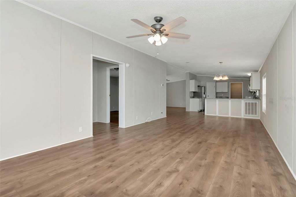 待售: $350,000 (3 贝兹, 2 浴室, 1728 平方英尺)