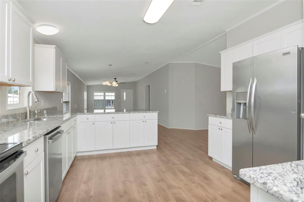 待售: $350,000 (3 贝兹, 2 浴室, 1728 平方英尺)