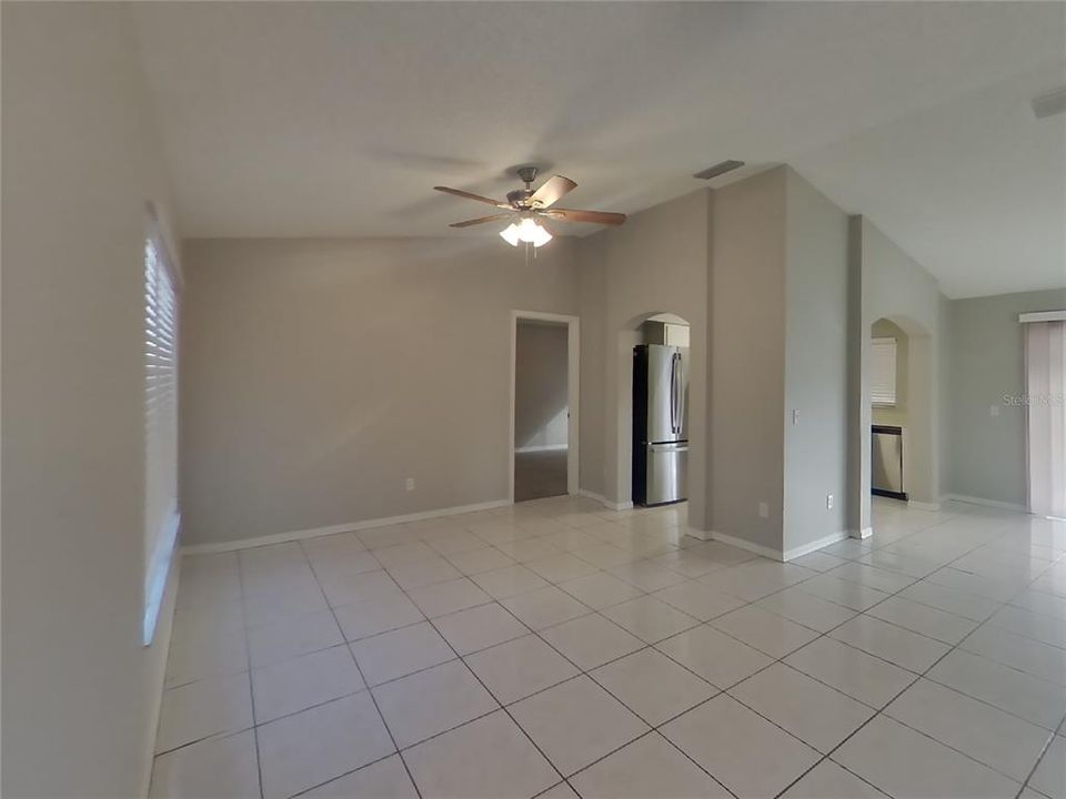 Active With Contract: $1,869 (2 beds, 2 baths, 1011 Square Feet)