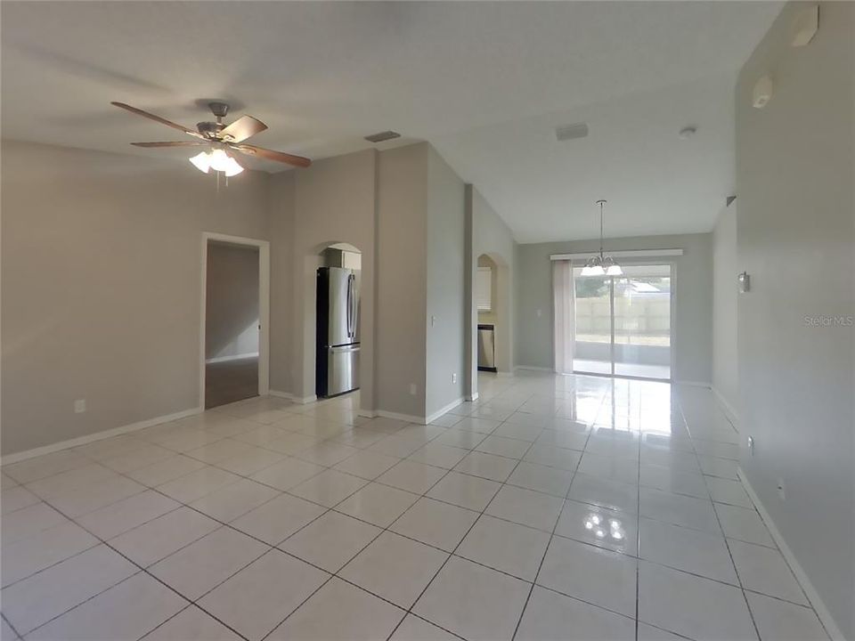 Active With Contract: $1,869 (2 beds, 2 baths, 1011 Square Feet)