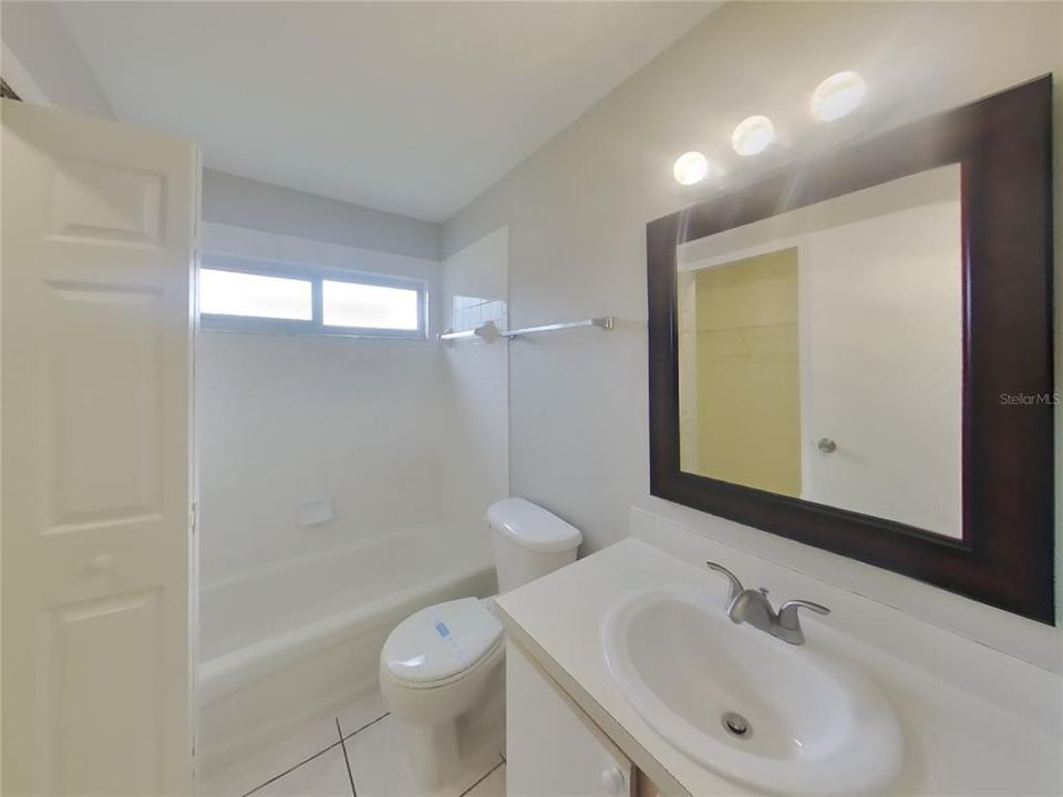 Active With Contract: $1,869 (2 beds, 2 baths, 1011 Square Feet)