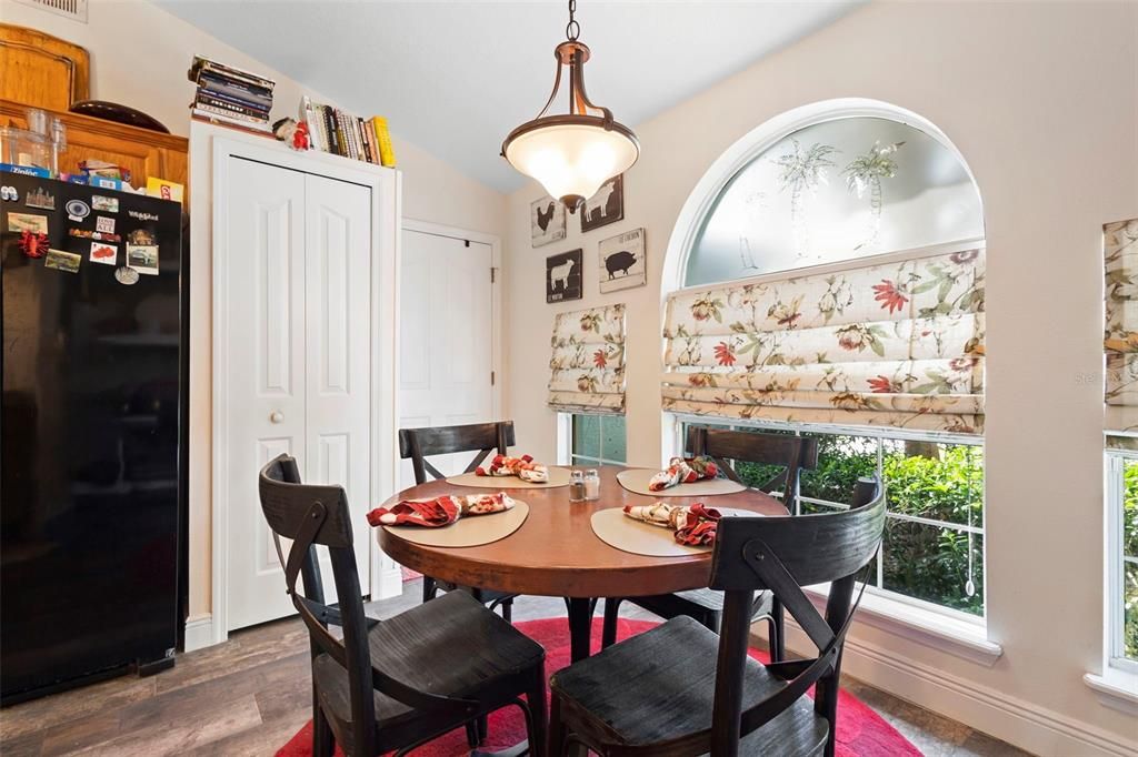 Active With Contract: $410,000 (4 beds, 2 baths, 1550 Square Feet)