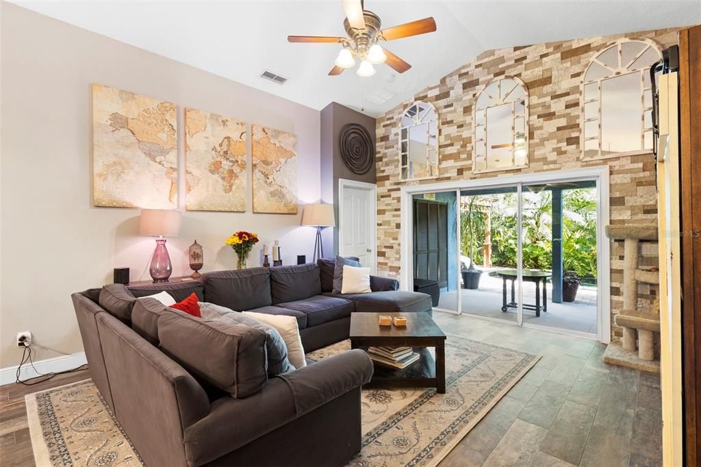 Active With Contract: $410,000 (4 beds, 2 baths, 1550 Square Feet)