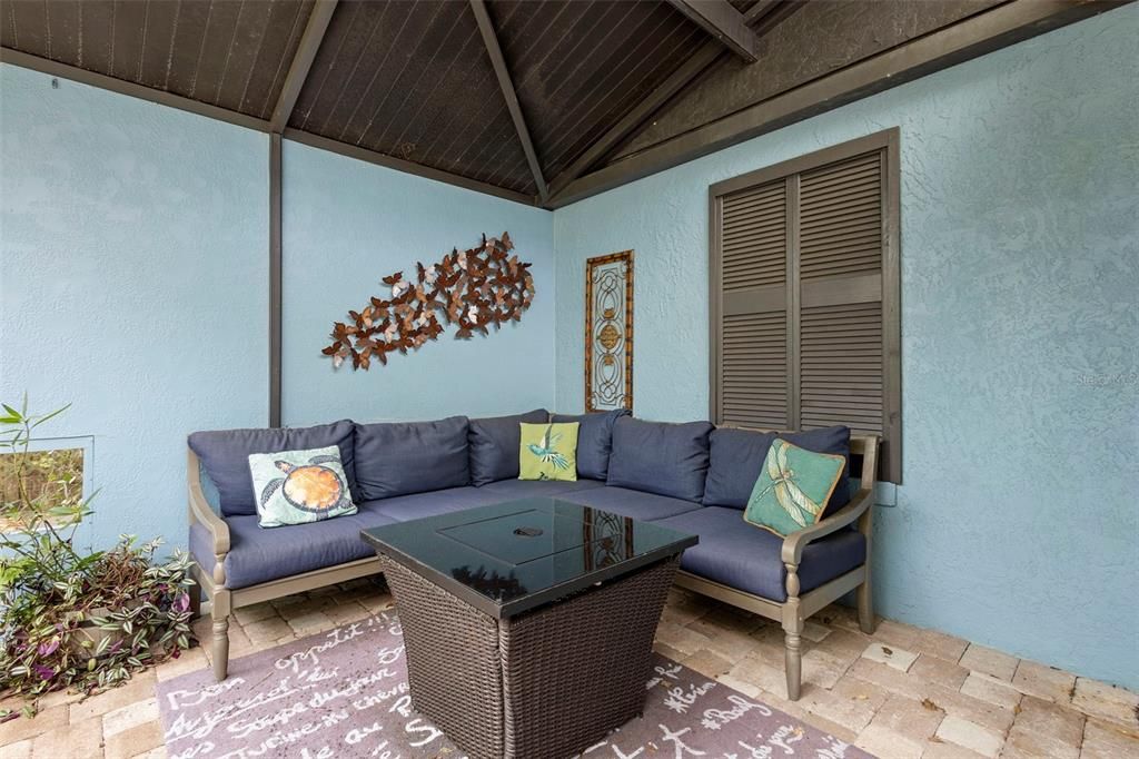 Active With Contract: $410,000 (4 beds, 2 baths, 1550 Square Feet)