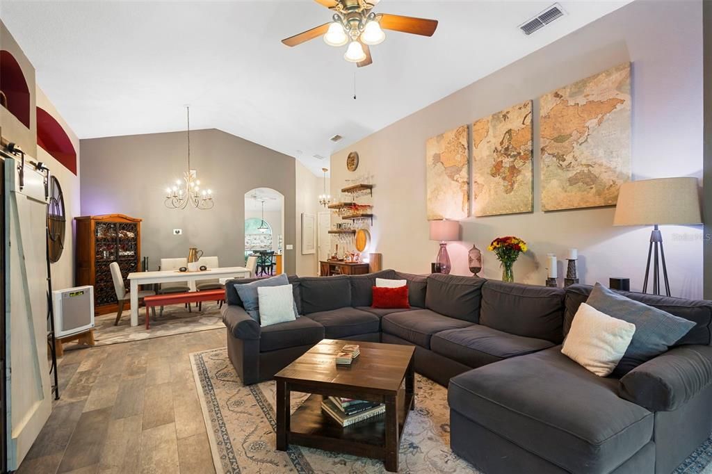 Active With Contract: $410,000 (4 beds, 2 baths, 1550 Square Feet)