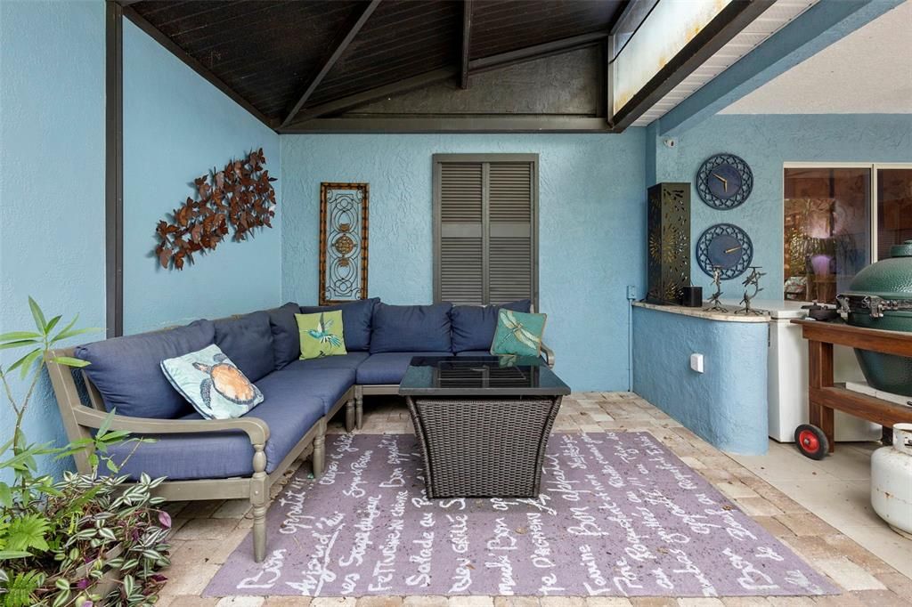 Active With Contract: $410,000 (4 beds, 2 baths, 1550 Square Feet)