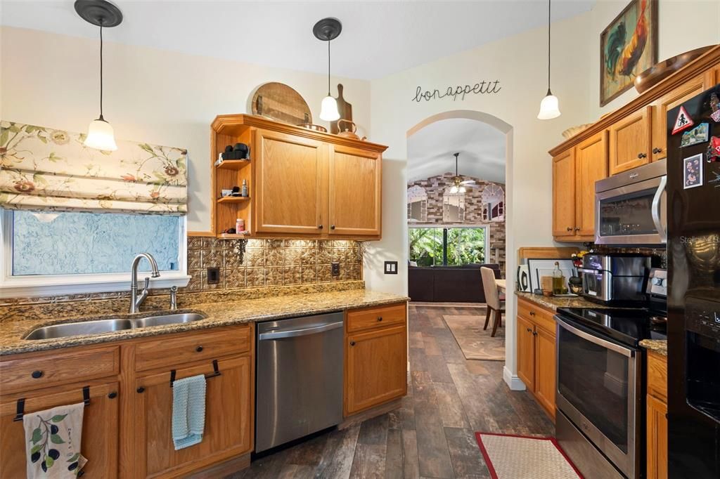 Active With Contract: $410,000 (4 beds, 2 baths, 1550 Square Feet)