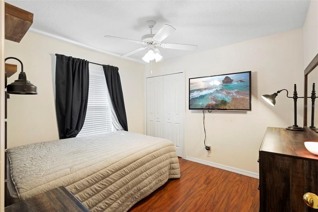 Active With Contract: $410,000 (4 beds, 2 baths, 1550 Square Feet)