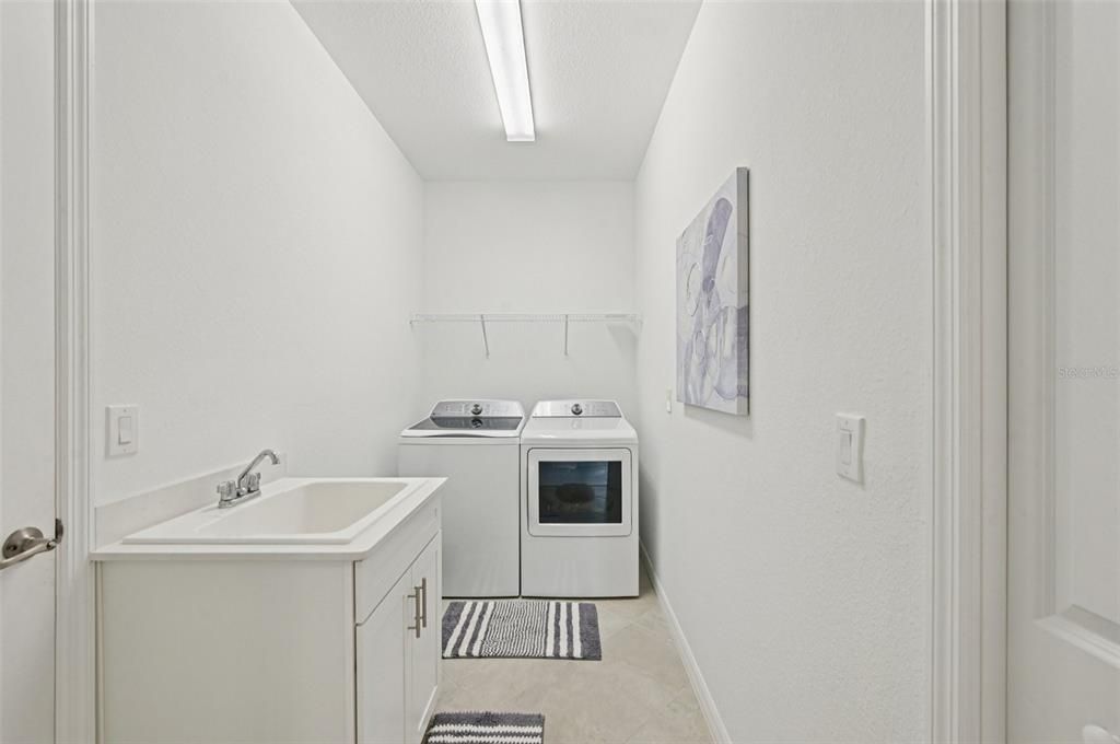 На продажу: $789,900 (4 спален, 2 ванн, 2242 Квадратных фут)