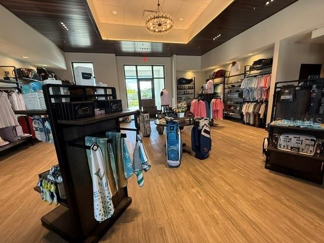 На продажу: $789,900 (4 спален, 2 ванн, 2242 Квадратных фут)