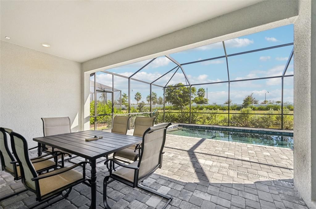 На продажу: $789,900 (4 спален, 2 ванн, 2242 Квадратных фут)