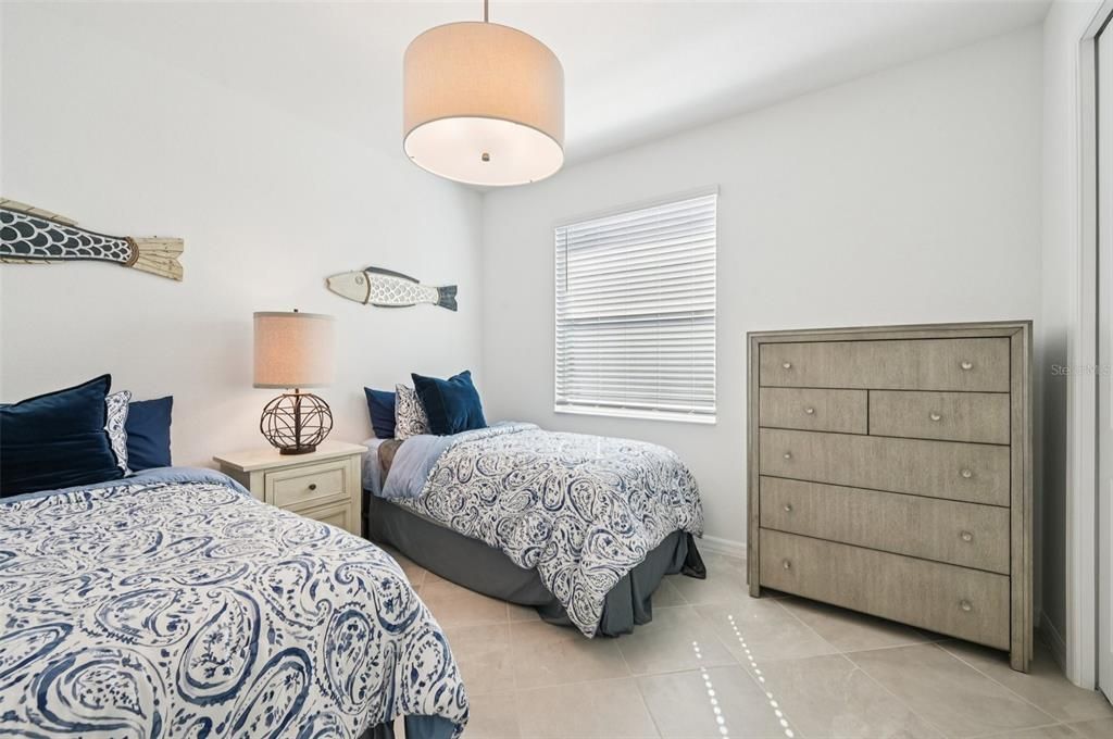 На продажу: $789,900 (4 спален, 2 ванн, 2242 Квадратных фут)