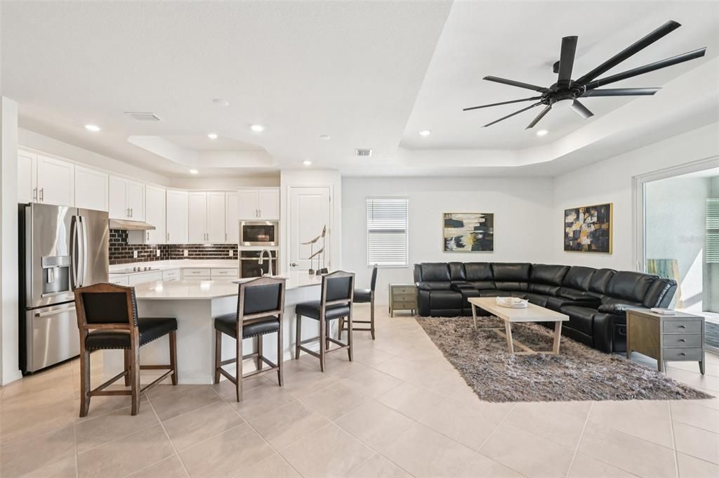 На продажу: $789,900 (4 спален, 2 ванн, 2242 Квадратных фут)