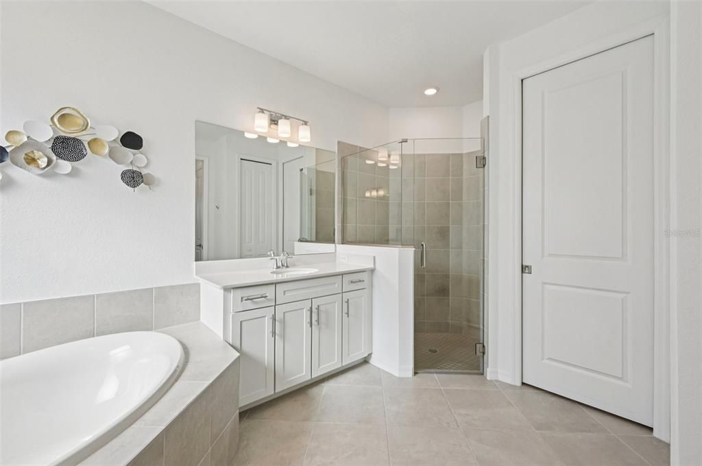 На продажу: $789,900 (4 спален, 2 ванн, 2242 Квадратных фут)