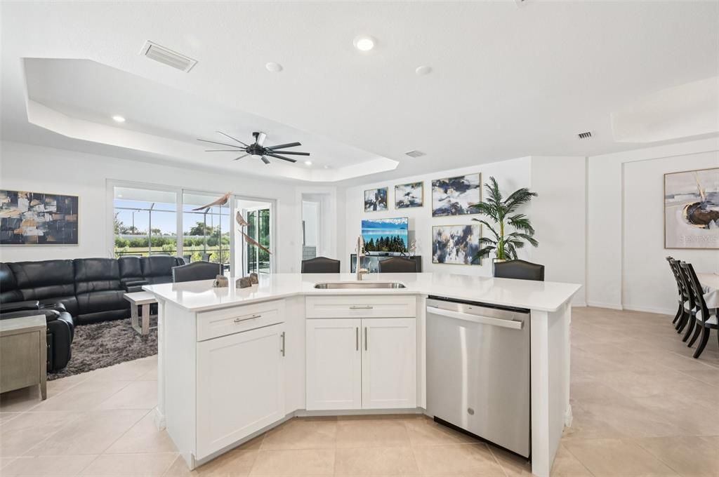 На продажу: $789,900 (4 спален, 2 ванн, 2242 Квадратных фут)