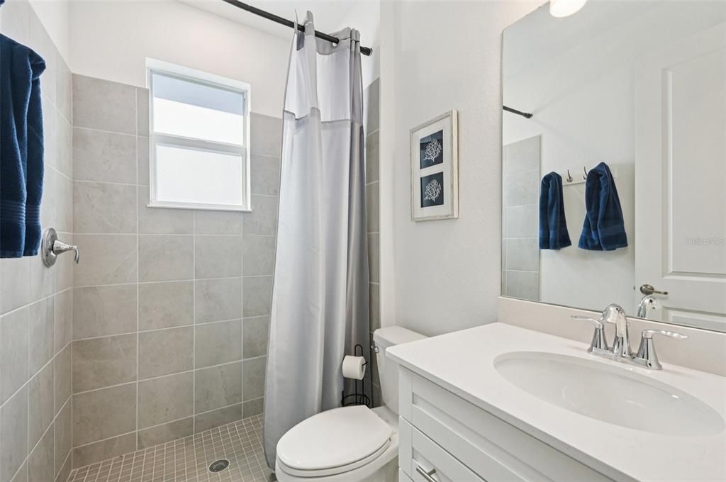 На продажу: $789,900 (4 спален, 2 ванн, 2242 Квадратных фут)