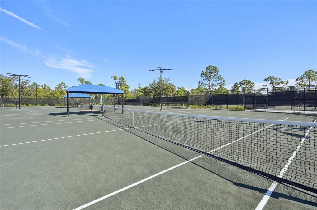 На продажу: $789,900 (4 спален, 2 ванн, 2242 Квадратных фут)