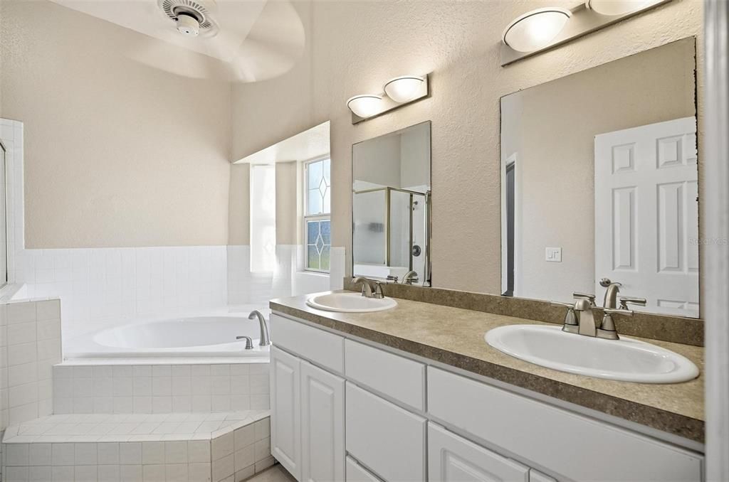 En Venta: $415,000 (3 camas, 2 baños, 1818 Pies cuadrados)