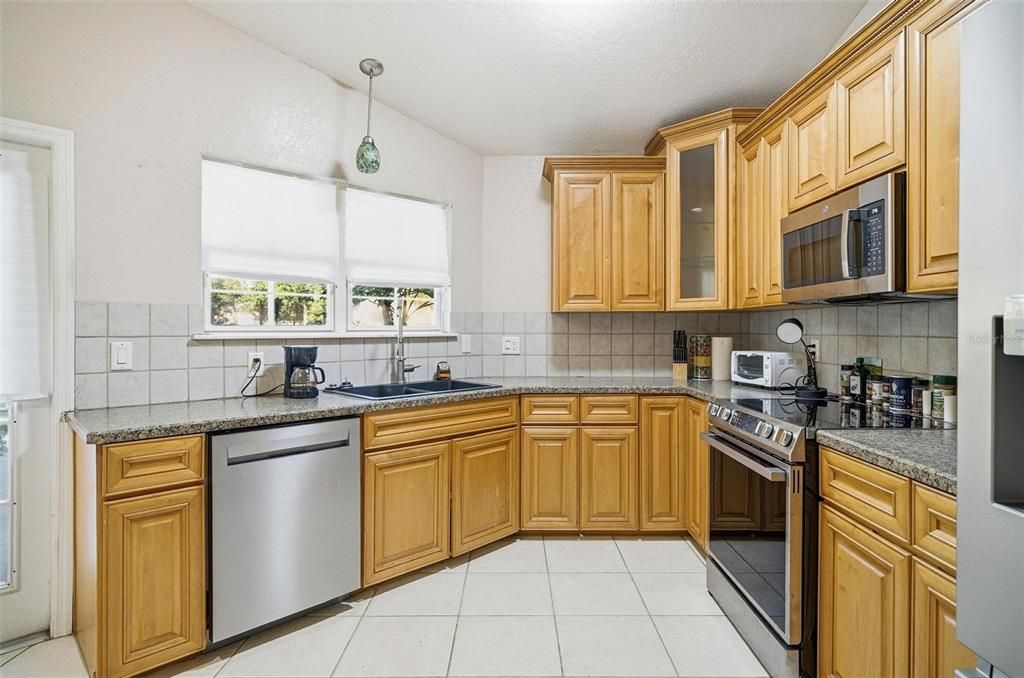 En Venta: $415,000 (3 camas, 2 baños, 1818 Pies cuadrados)