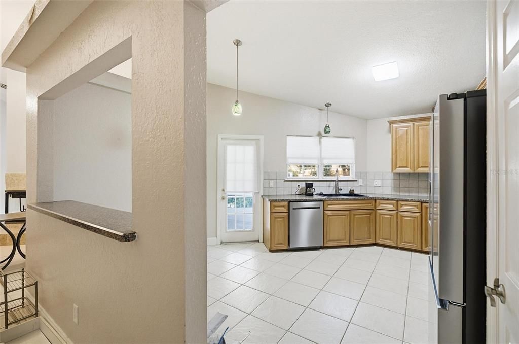 En Venta: $415,000 (3 camas, 2 baños, 1818 Pies cuadrados)