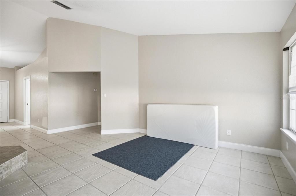 En Venta: $415,000 (3 camas, 2 baños, 1818 Pies cuadrados)