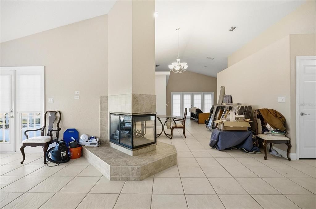 En Venta: $415,000 (3 camas, 2 baños, 1818 Pies cuadrados)