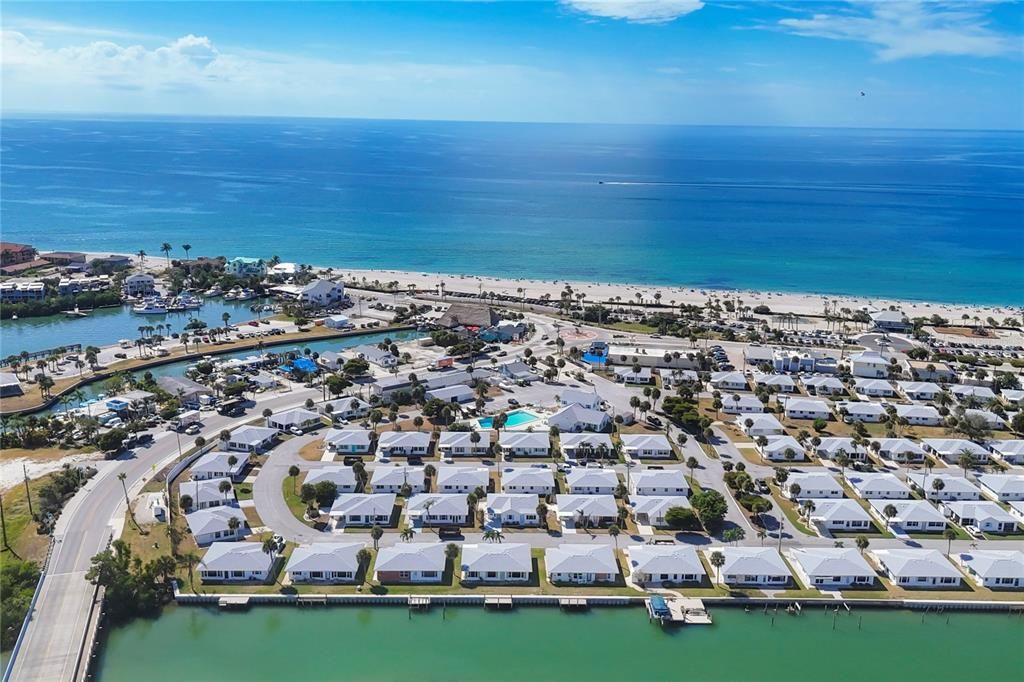 Activo con contrato: $289,900 (2 camas, 2 baños, 1044 Pies cuadrados)