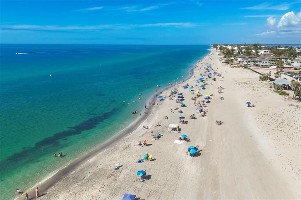 Activo con contrato: $289,900 (2 camas, 2 baños, 1044 Pies cuadrados)