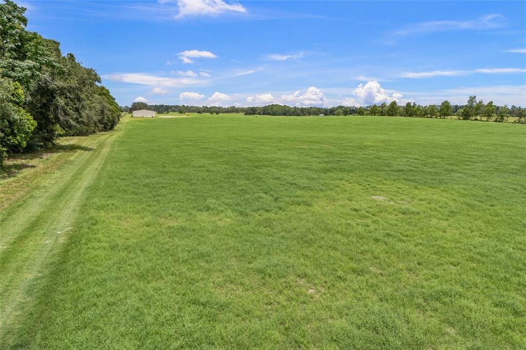 En Venta: $1,750,000 (97.93 acres)