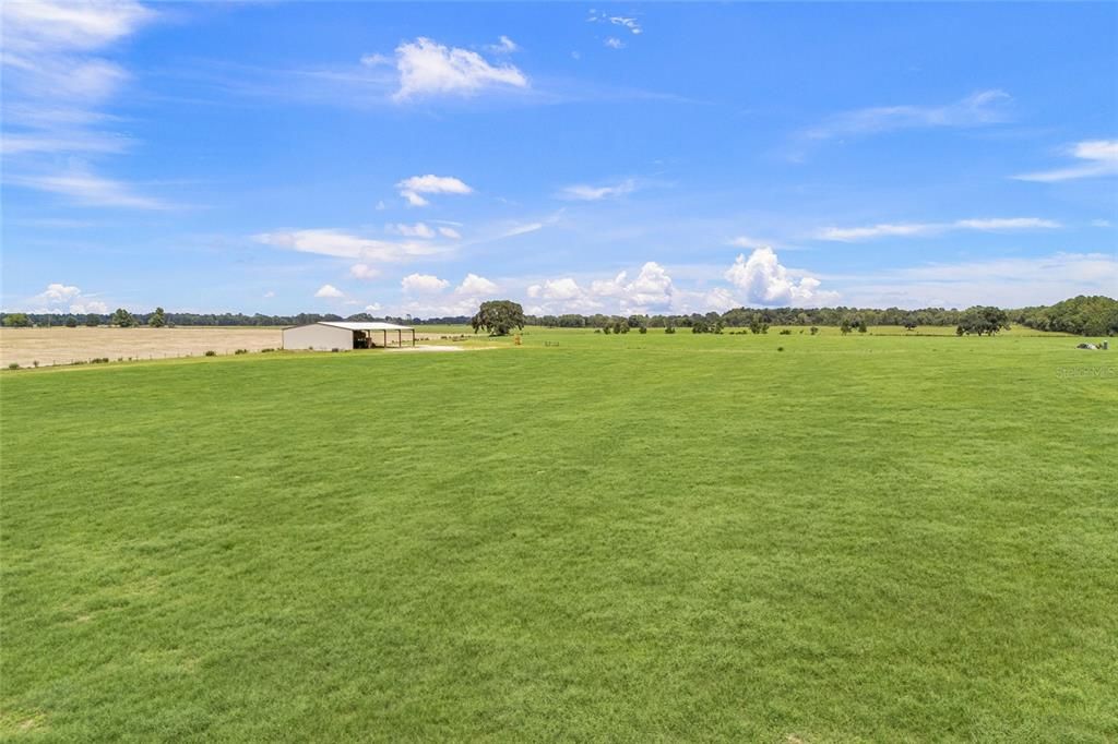 En Venta: $1,750,000 (97.93 acres)