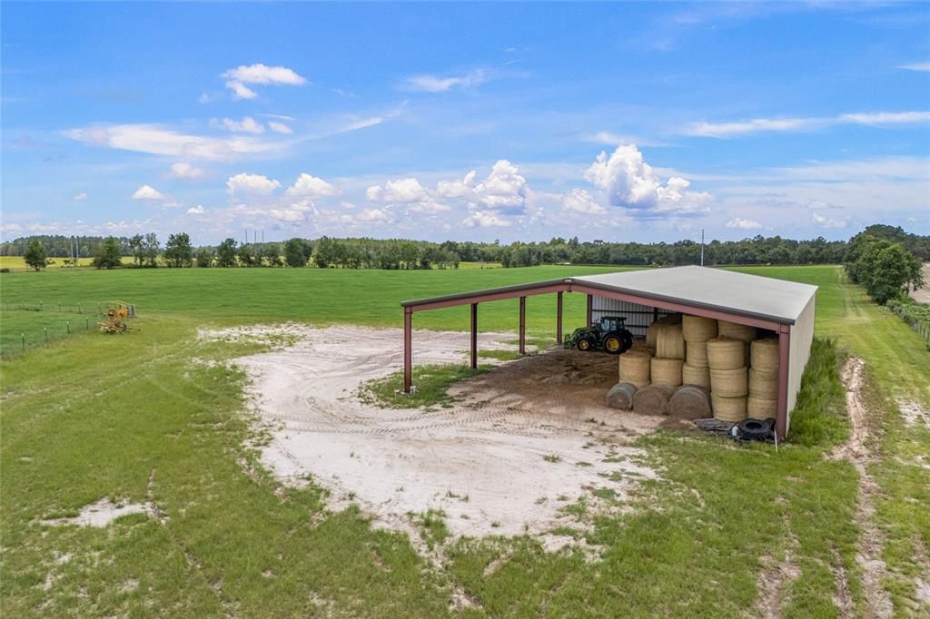 En Venta: $1,750,000 (97.93 acres)