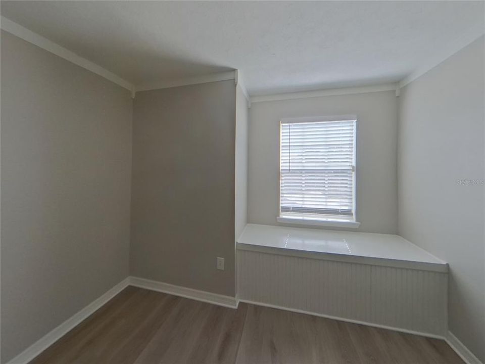 For Rent: $2,119 (3 beds, 2 baths, 1904 Square Feet)