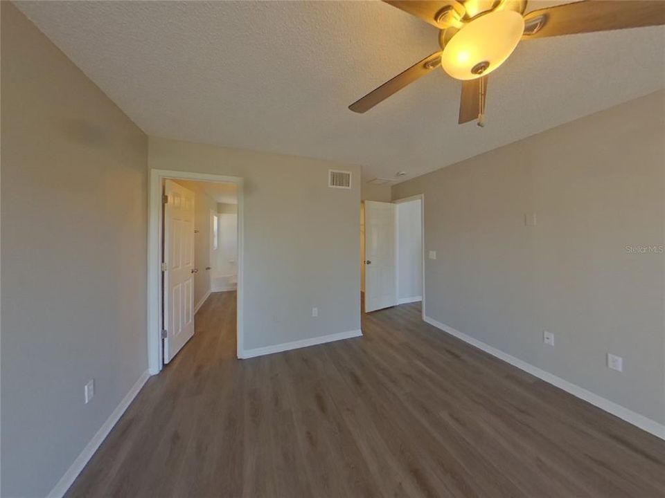 For Rent: $2,119 (3 beds, 2 baths, 1904 Square Feet)