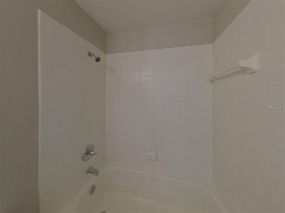 For Rent: $2,119 (3 beds, 2 baths, 1904 Square Feet)