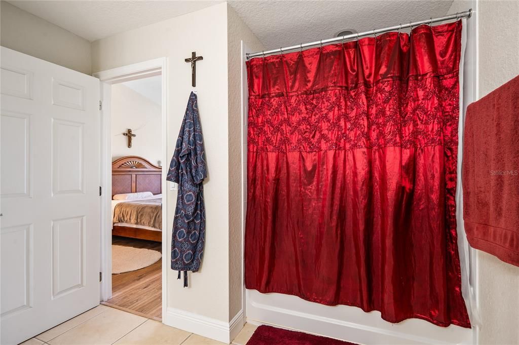 На продажу: $305,000 (3 спален, 2 ванн, 1687 Квадратных фут)