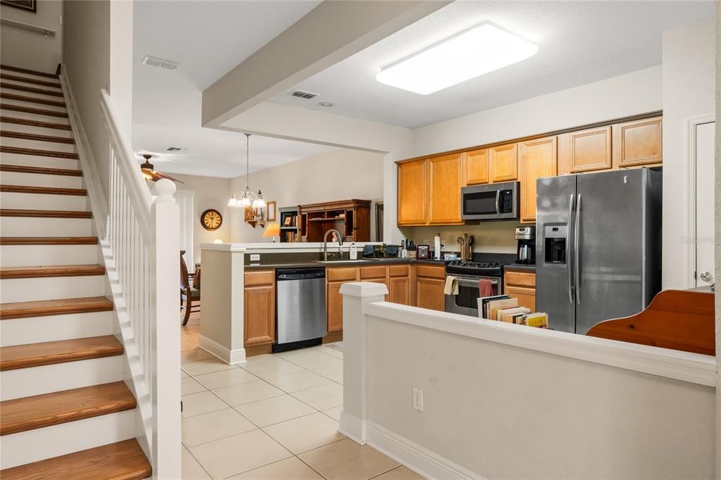 На продажу: $305,000 (3 спален, 2 ванн, 1687 Квадратных фут)