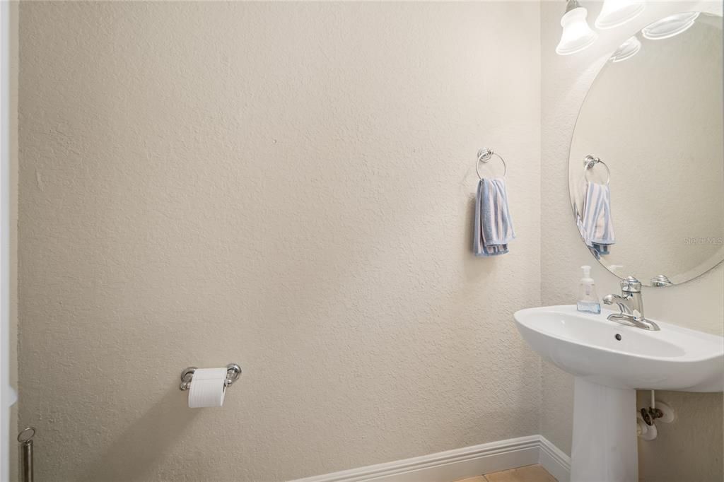 На продажу: $305,000 (3 спален, 2 ванн, 1687 Квадратных фут)