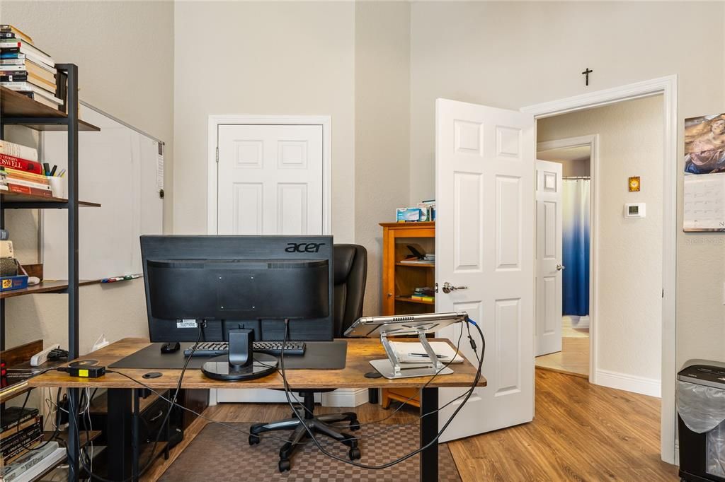 На продажу: $305,000 (3 спален, 2 ванн, 1687 Квадратных фут)